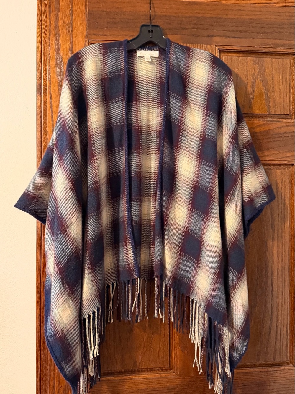 Cozy Women’s Checkered Shawl